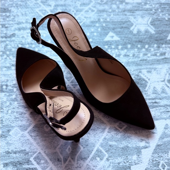 Elegant Black Slingback Heels - Picture 8 of 10